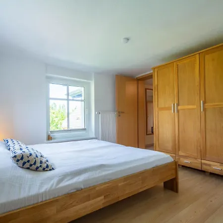 Reriker Str 33a, Gode Tiet Gt-02 *